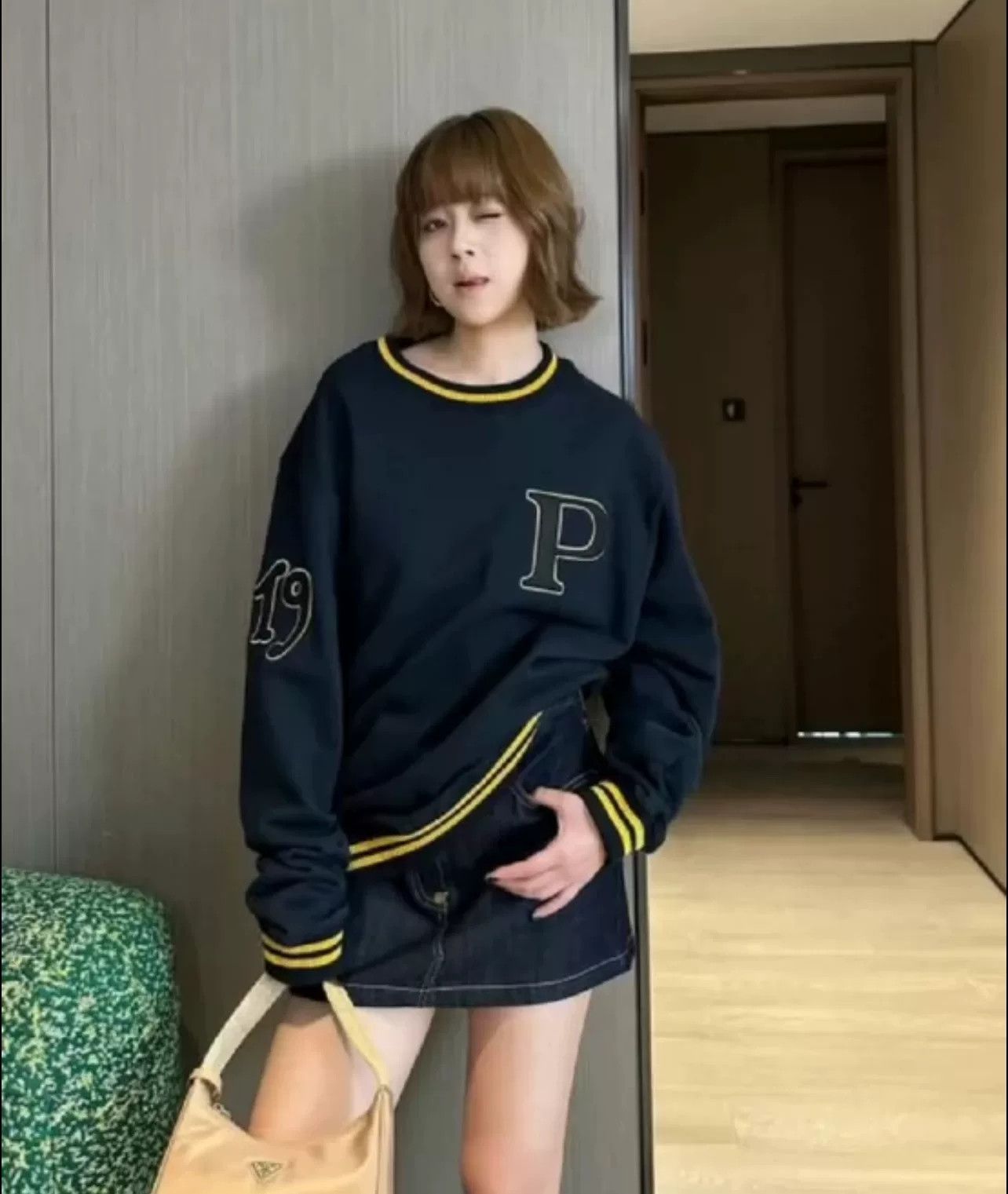 Prada prada navy blue embroidered sweatshirt Size US S / EU 44-46 / 1 - 3 Thumbnail