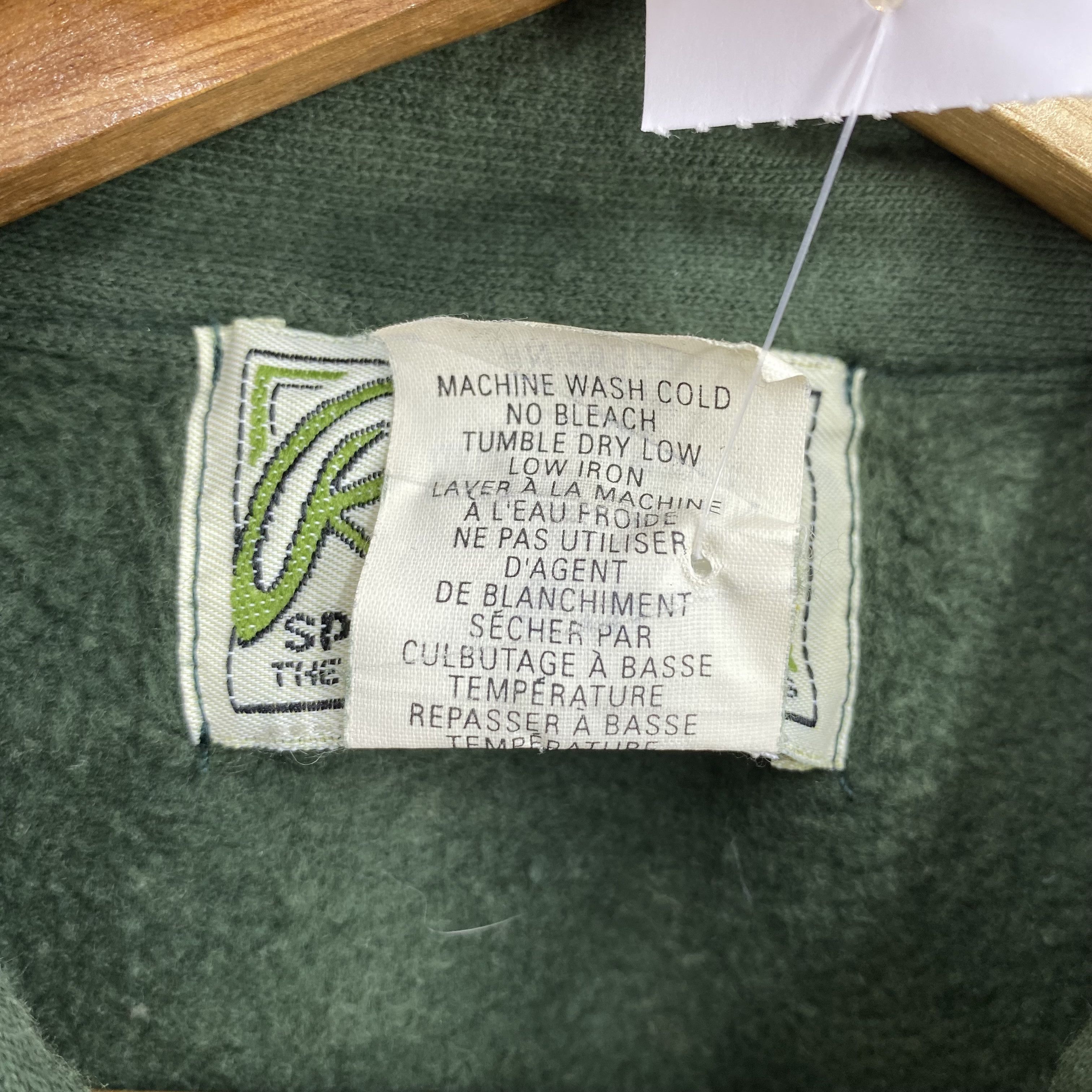Vintage Vintage Roots Athletics 1/4 Zip Spellout Sweatshirt Canada Size US XL / EU 56 / 4 - 12 Thumbnail