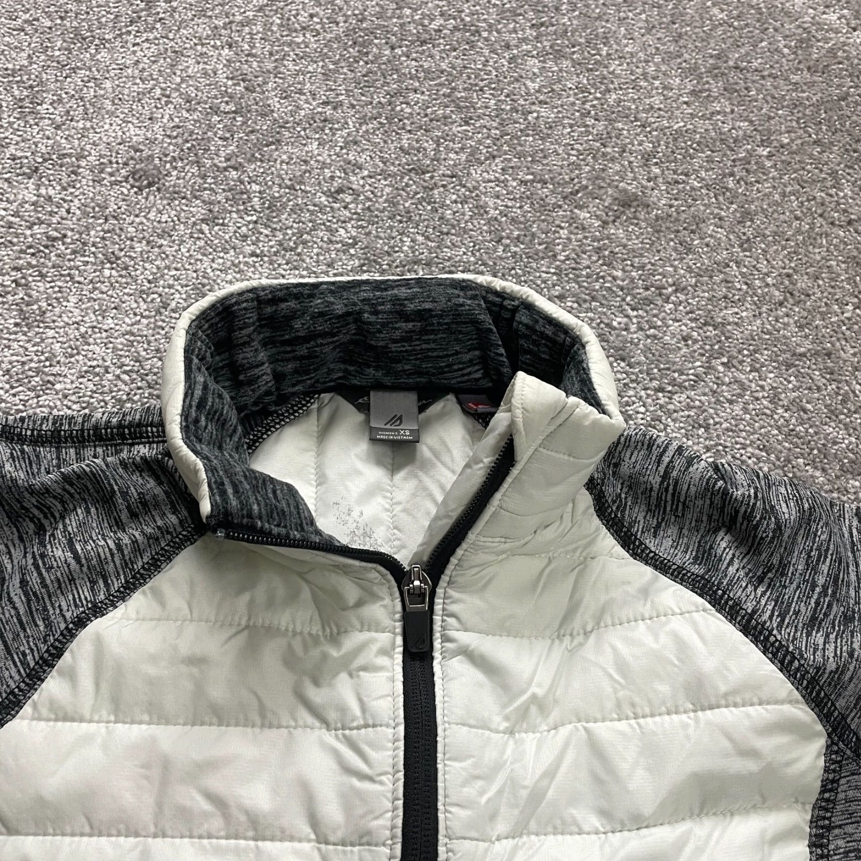 Eddie Bauer Eddie Bauer Hoodie Jacket Women XS White Gray Full Zip Thumbhole Hike Prima Loft Size XS / US 0-2 / IT 36-38 - 3 Thumbnail