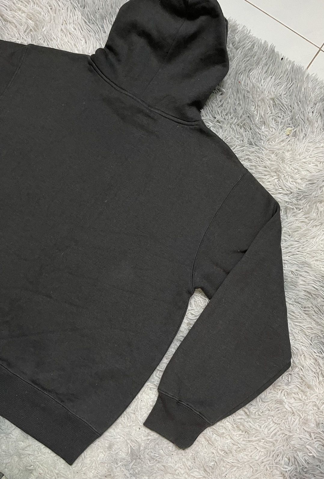 Champion 2000s CHAMPION BLIZZARD EMBROIDERY HOODIE NICELY FADED Size US L / EU 52-54 / 3 - 11 Thumbnail