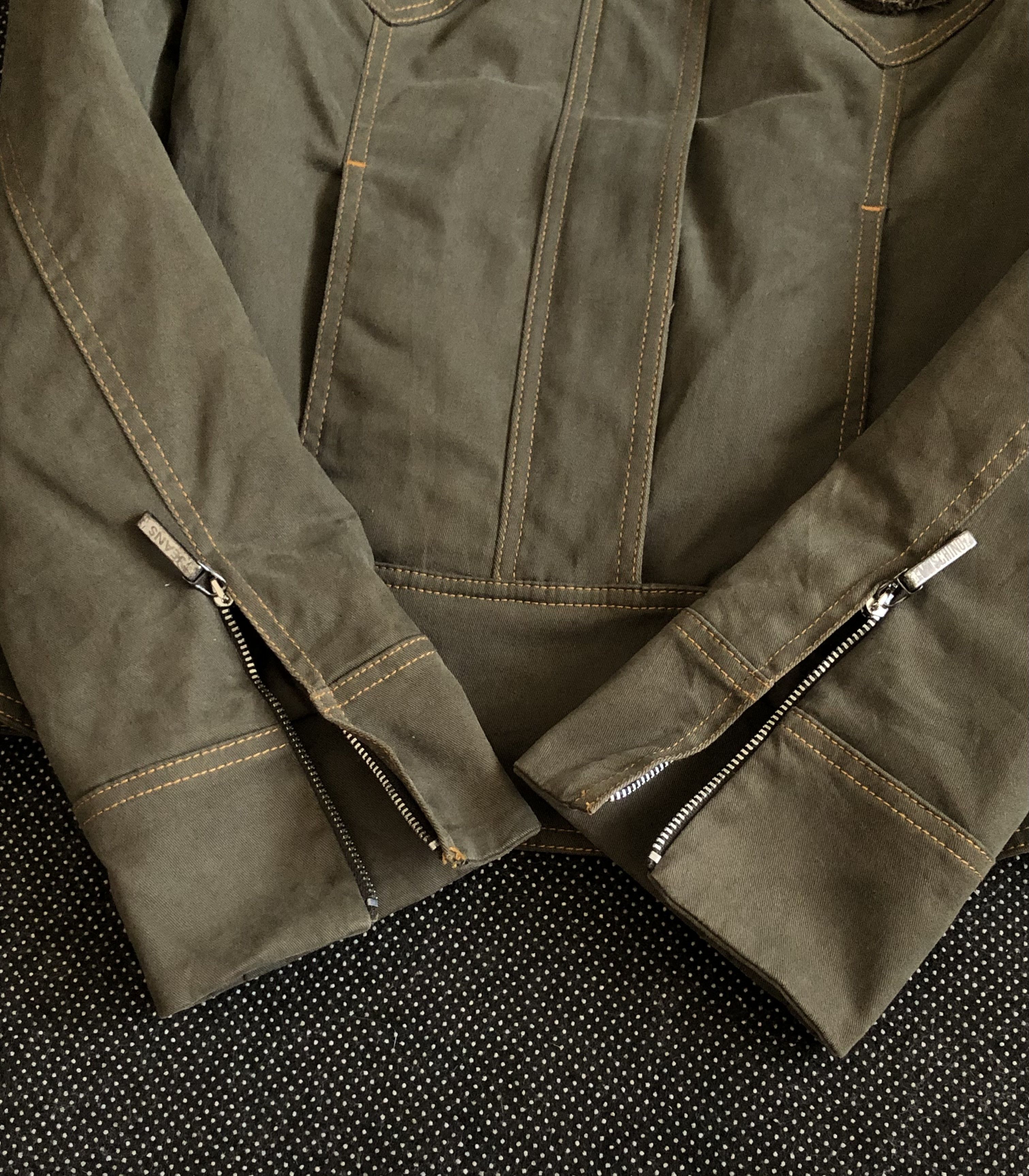 Moschino VINTAGE MOSCHINO JEANS BUTTON ACCENT JACKET MILITARY Size XS / US 0-2 / IT 36-38 - 9 Thumbnail