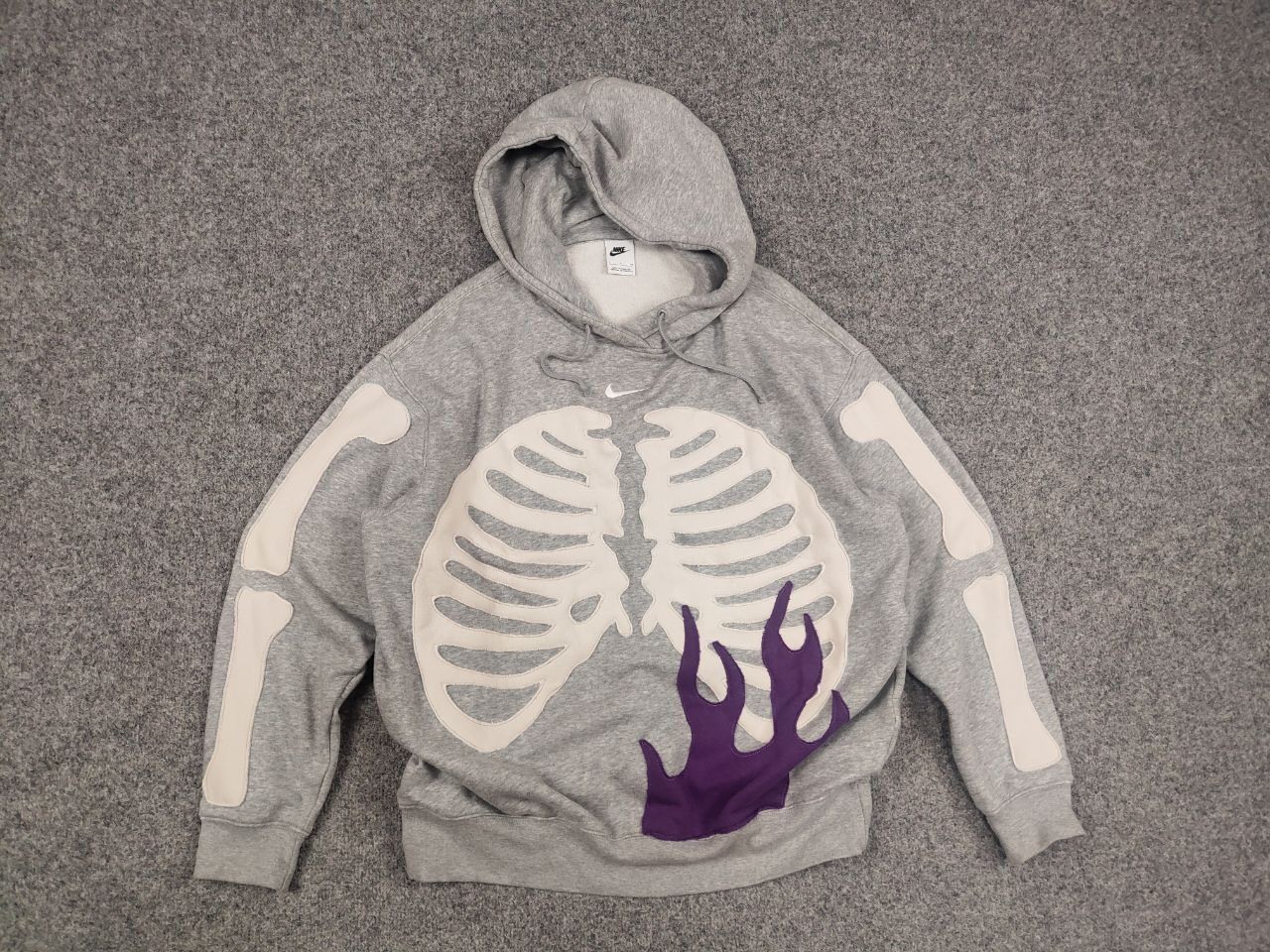 Nike Rare Nike skeleton Logo vintage reworked Hoodie Y2K Style Size US S / EU 44-46 / 1 - 10 Thumbnail