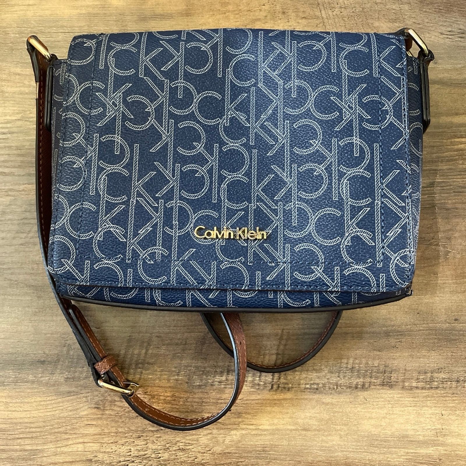 Calvin Klein Calvin Klein Navy Blue Crossbody Handbag Purse Grailed