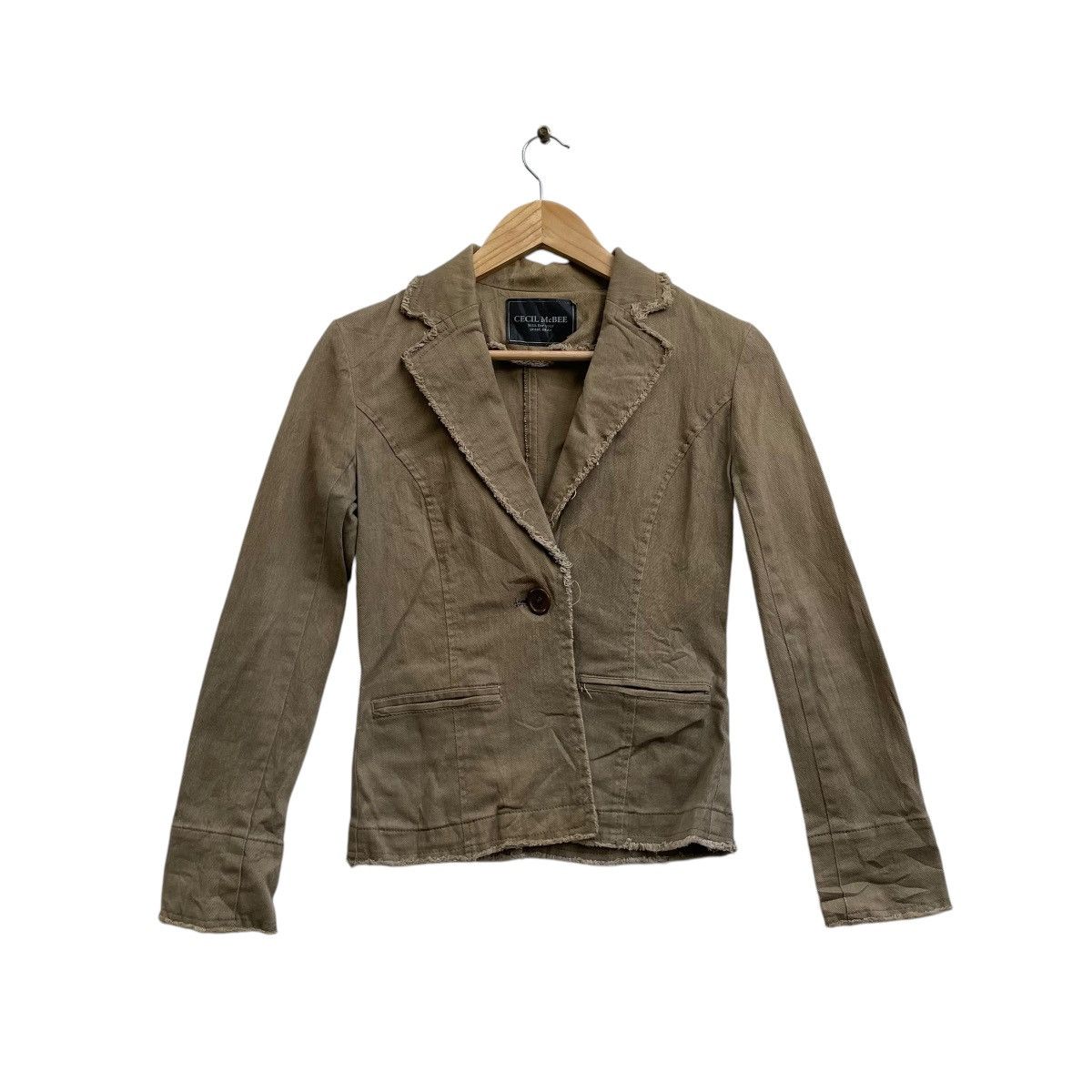 Liz Lisa Clothing: Curated Shirts, Jeans, Shoes & More | Grailed