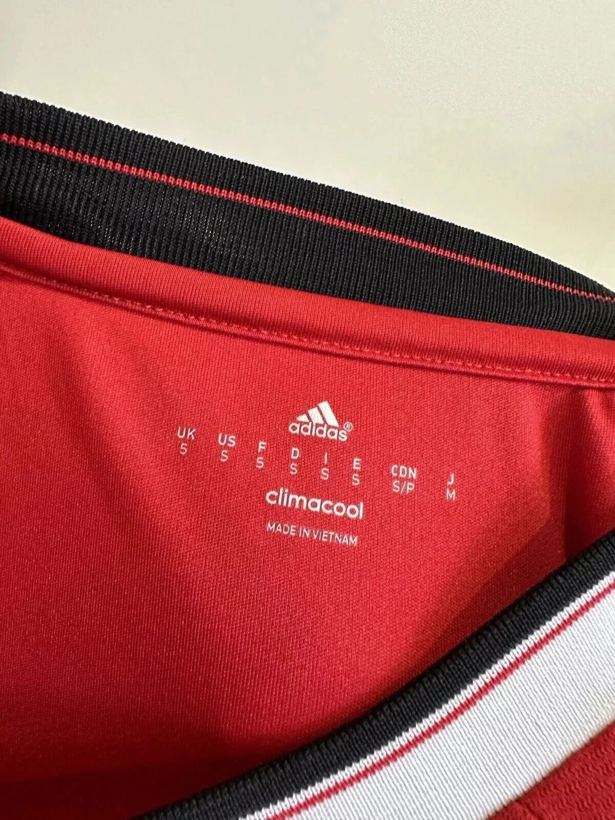 Adidas MANCHESTER UNITED 2015 2016 HOME JERSEY SOCER FOOTBALL MENS Size US S / EU 44-46 / 1 - 7 Thumbnail
