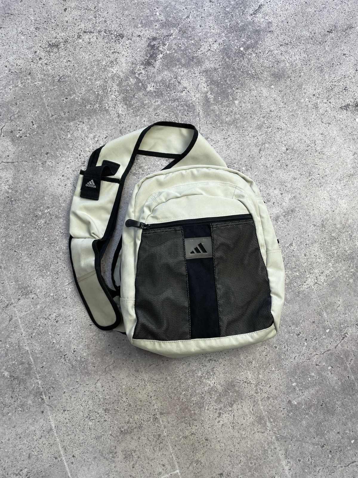 Vintage Vintage Adidas Sling Bag 00s Messenger Bag Bag Pack Size ONE SIZE - 3 Thumbnail