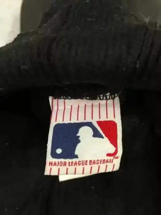 MLB × New York Yankees Vintage New York Yankees Big Logo Beanie Hat Size ONE SIZE - 4 Thumbnail