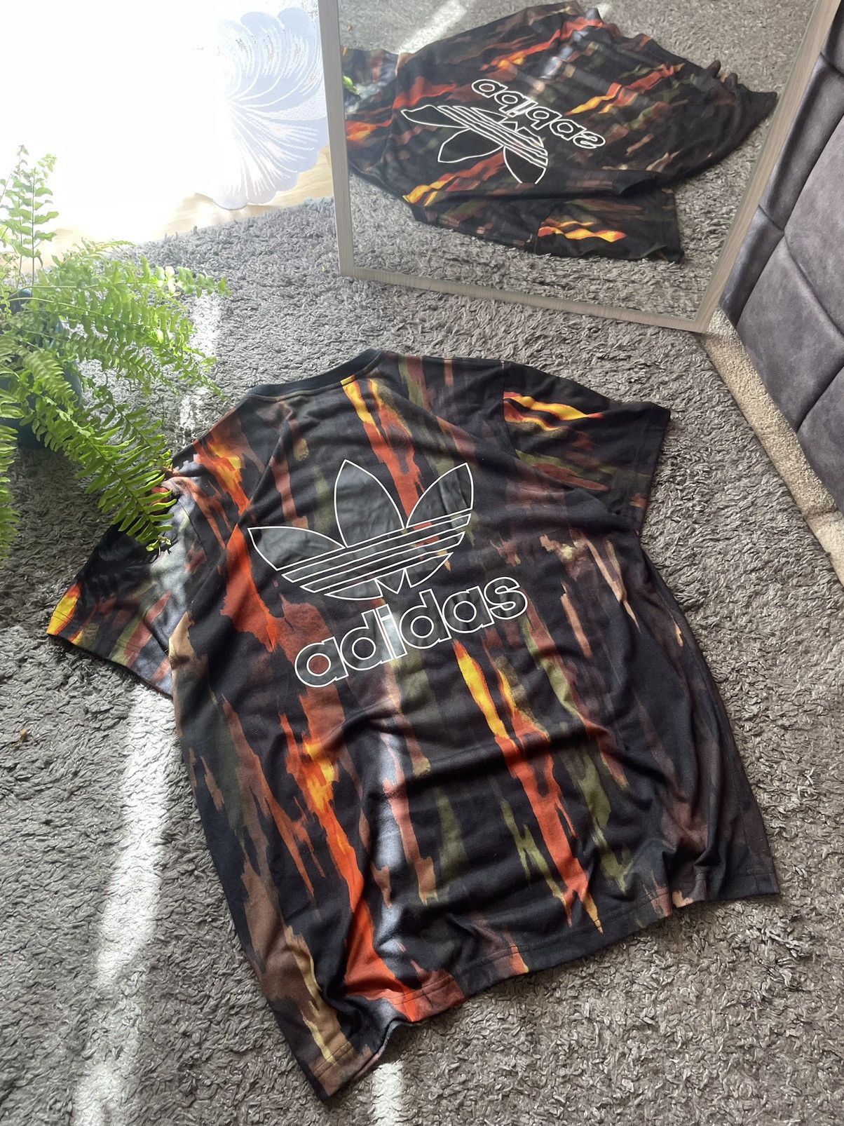 Adidas × Pharrell Adidas T-Shirt Pharrell Williams Designer Streetwear Rare Size US L / EU 52-54 / 3 - 2 Thumbnail