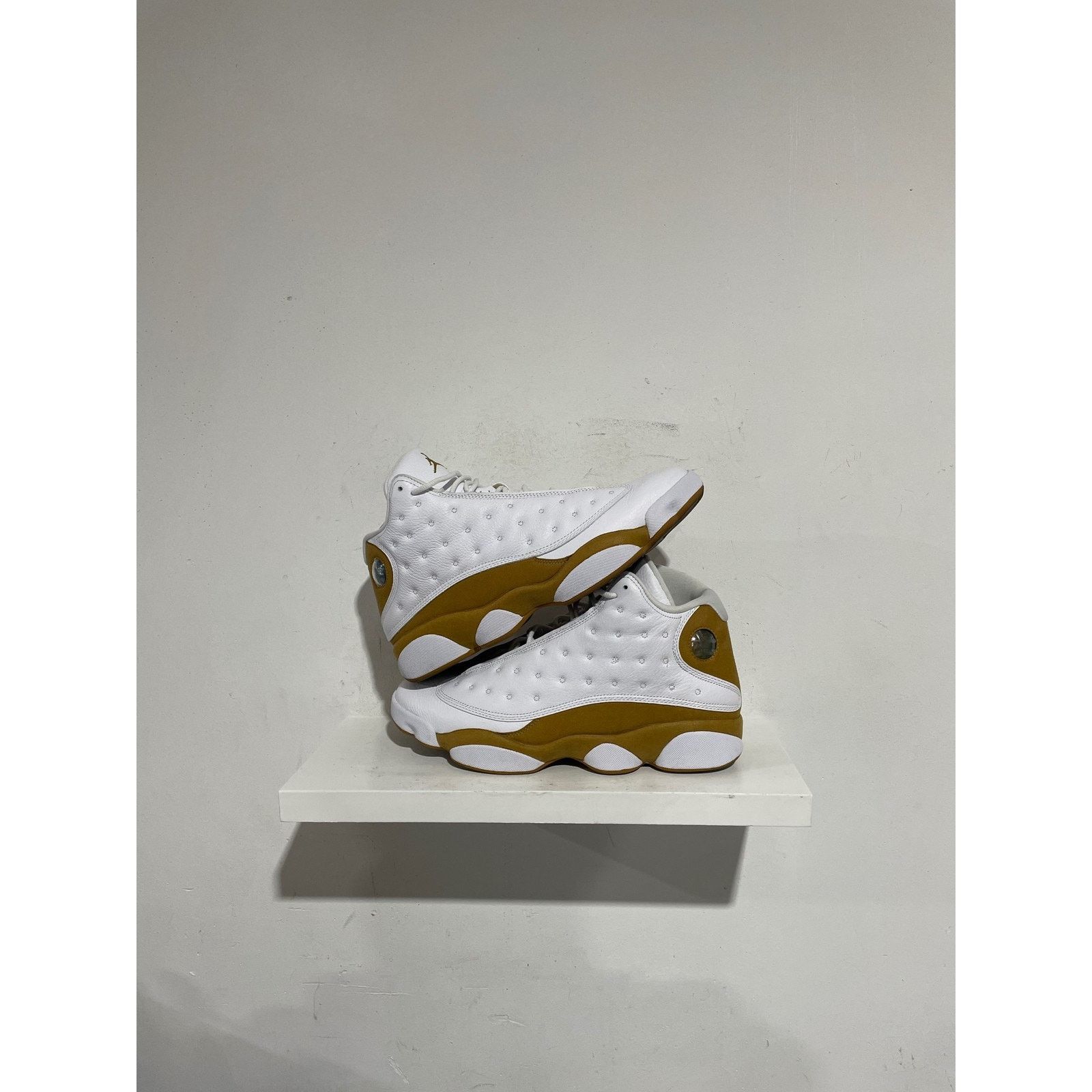 Nike NIKE JORDAN 13 WHEAT 2023 SIZE 10.5 PREOWNED Size US 10.5 / EU 43-44 - 1 Thumbnail