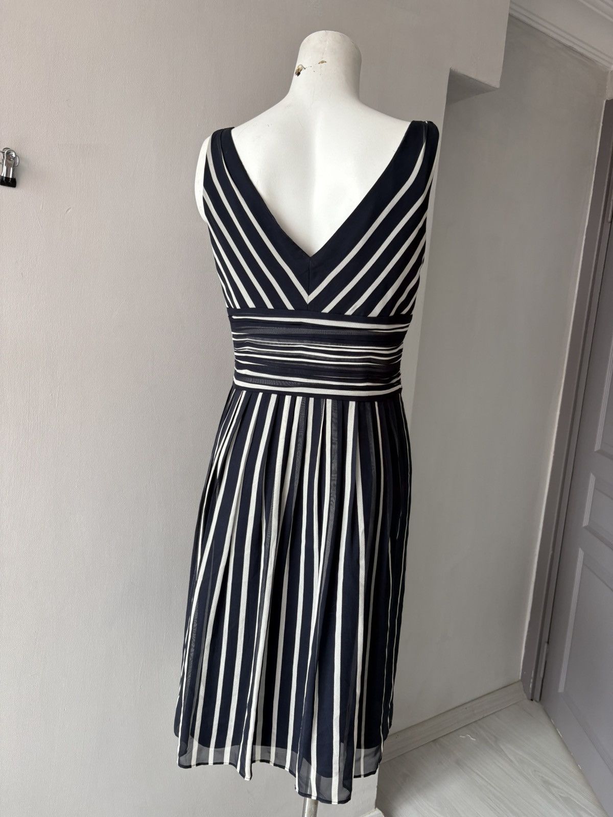 Ann Taylor Ann taylor silk dress Size L / US 10 / IT 46 - 15 Thumbnail