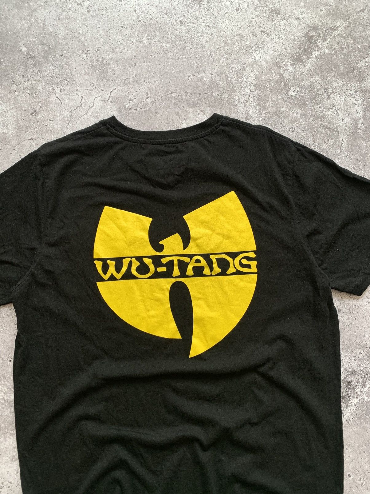 Wu-Tang Clan 🔥VINTAGE WU-TANG BIG LOGO TSHIRT Size US XXL / EU 58 / 5 - 2 Thumbnail