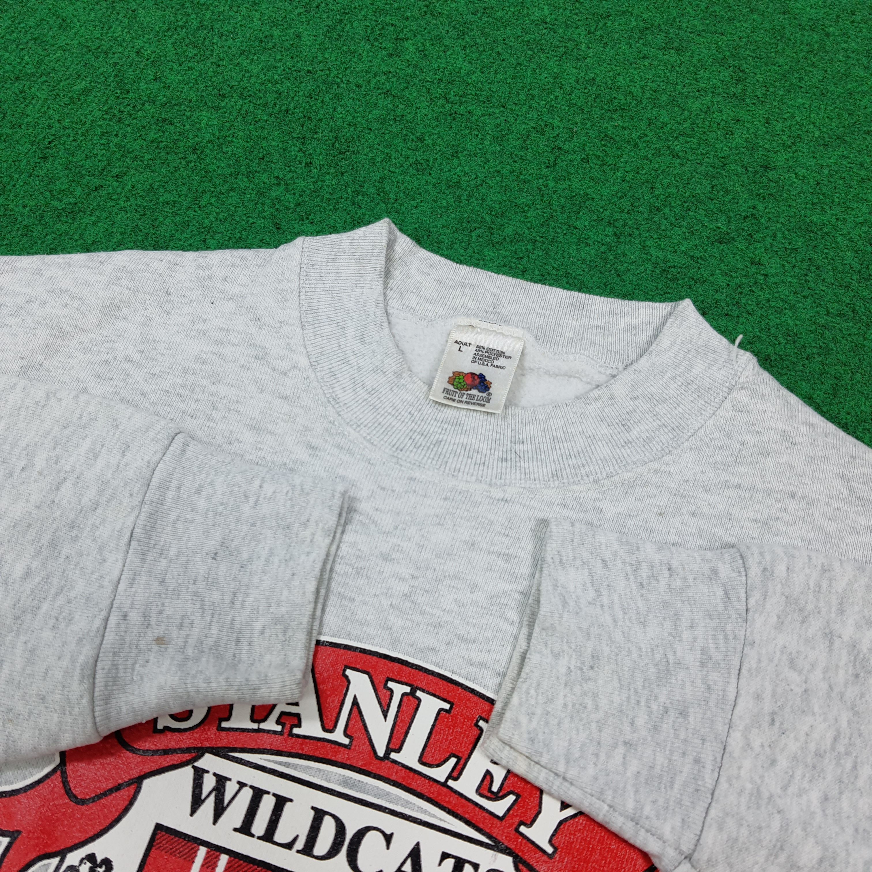 Fruit Of The Loom Vintage Stanley Wildcats Sweatshirt Graphic Pullover C290N8 Size US M / EU 48-50 / 2 - 4 Thumbnail