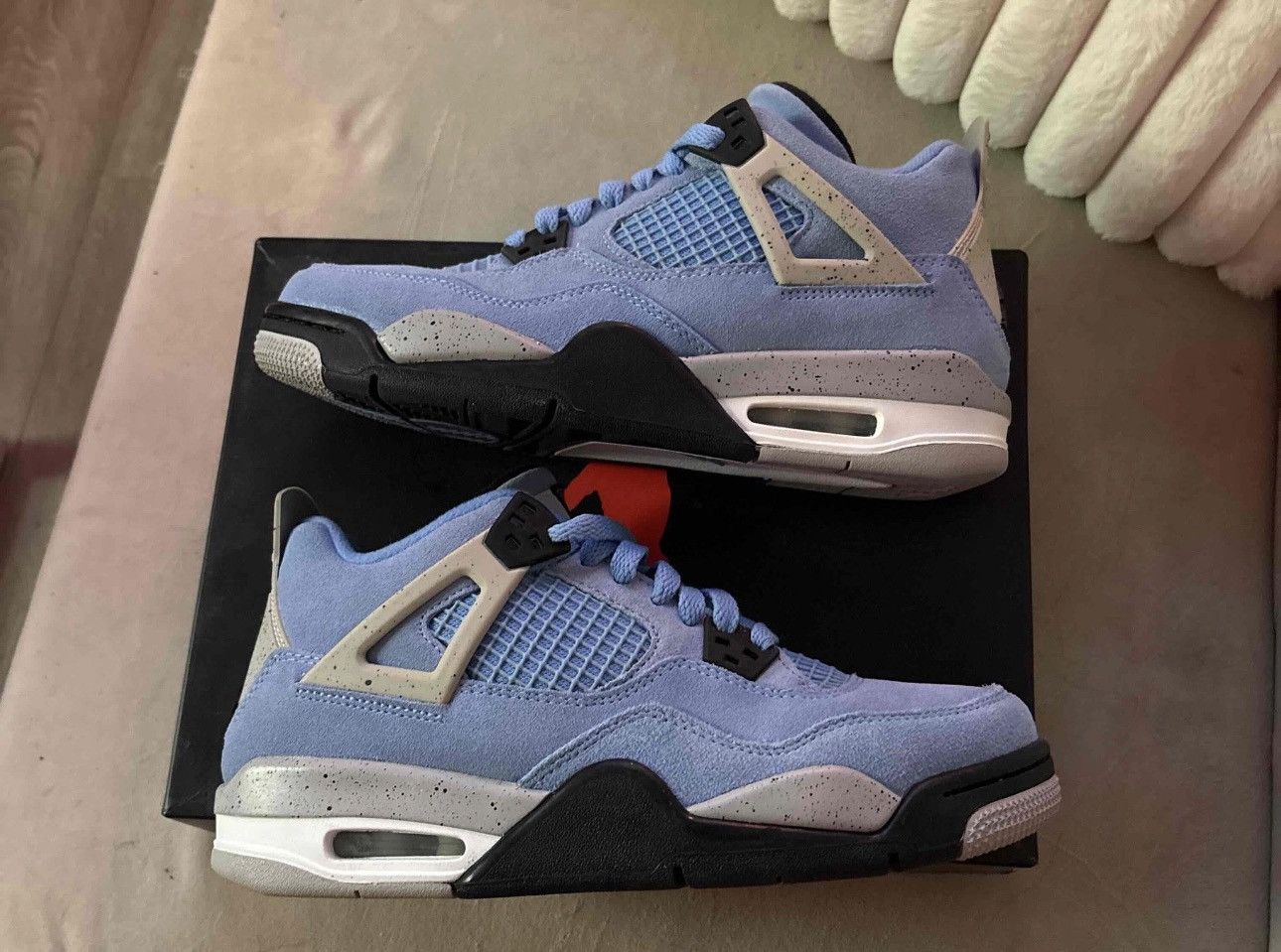 Jordan Brand Jordan 4 University Blue (NDS) 6.5GS Size US 6.5 / EU 39-40 - 2 Thumbnail