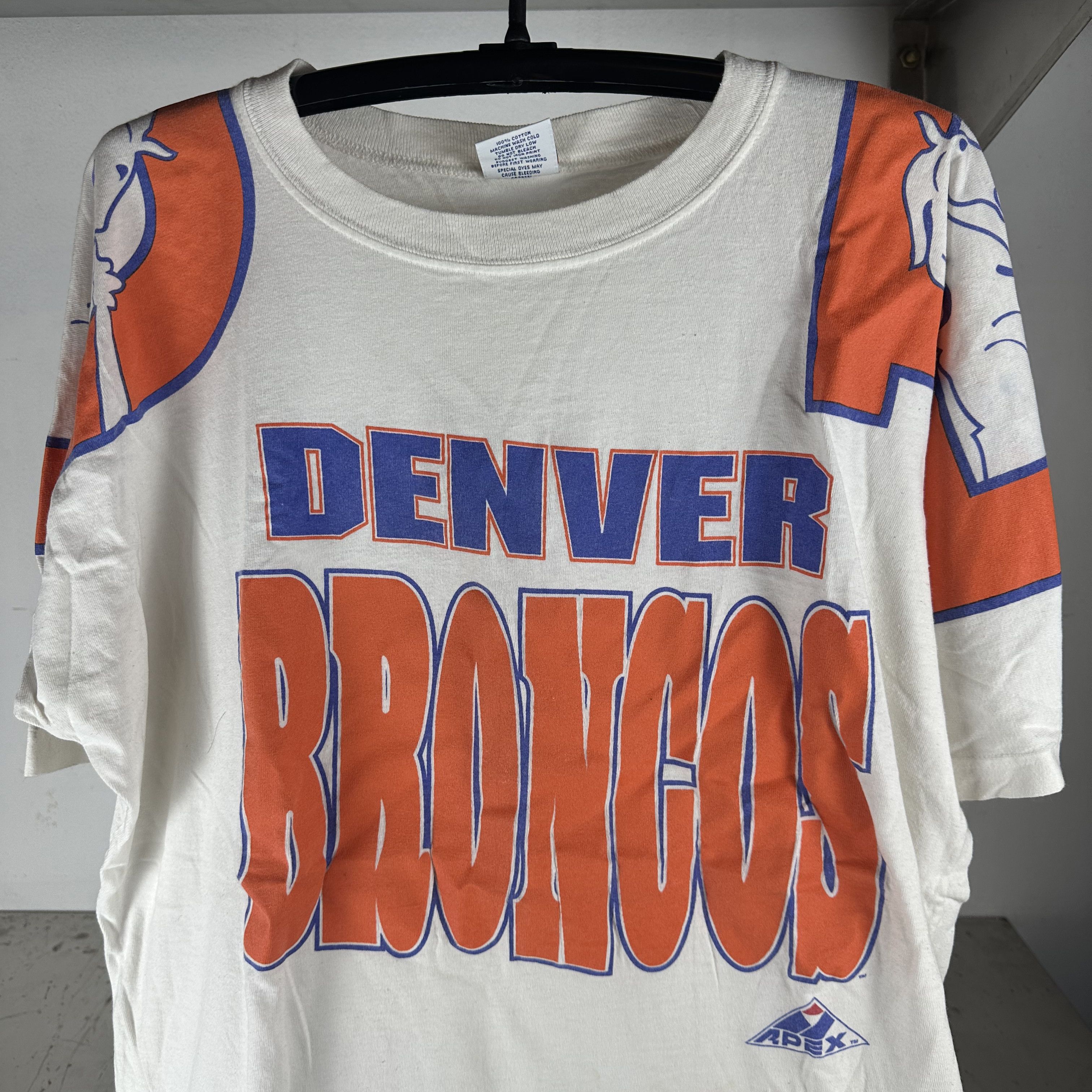 Vintage ​Vintage 90s Denver Broncos NFL Apex One Graphic XL T-shirt Size US XL / EU 56 / 4 - 2 Thumbnail