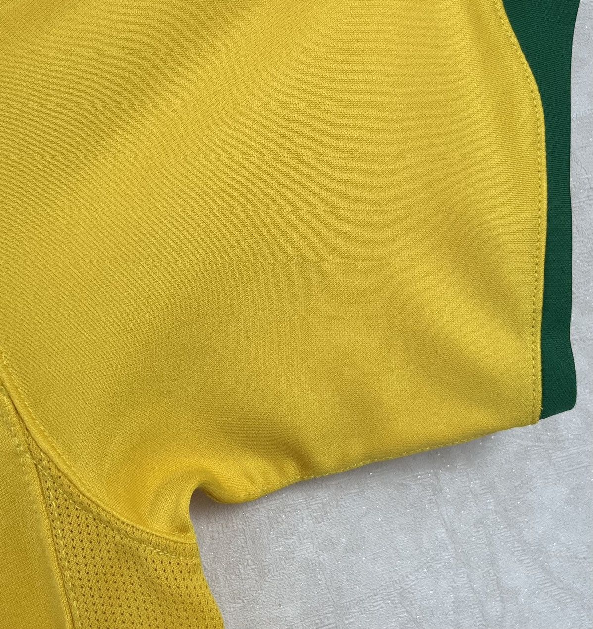 Nike Hype Nike Brazil Robinho #11 Y2K Jersey 00s Size US L / EU 52-54 / 3 - 23 Thumbnail