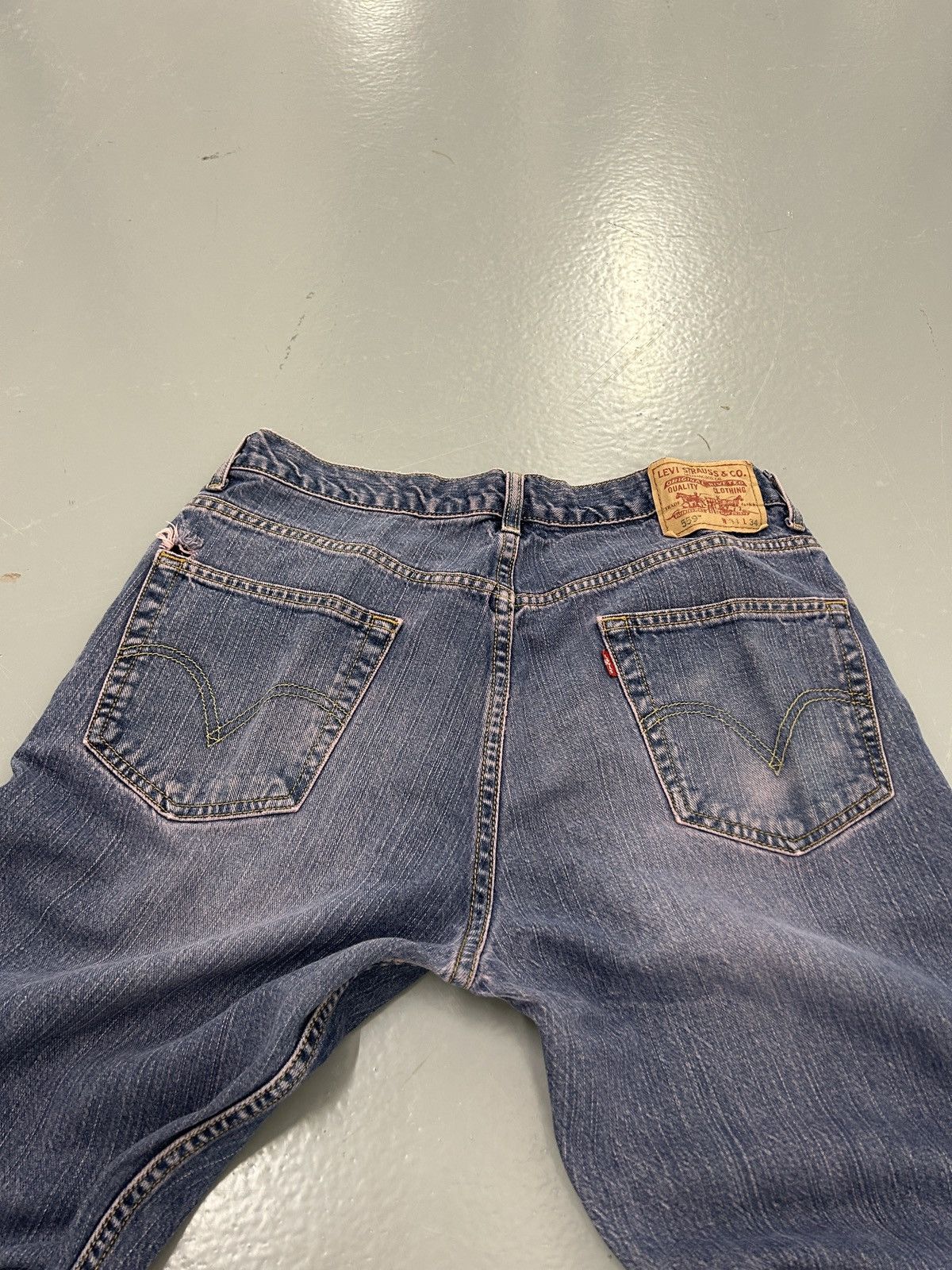 Levi's × Vintage Crazy vintage 90’s Levi’s 559 faded baggy essential jeans Size US 32 / EU 48 - 3 Thumbnail