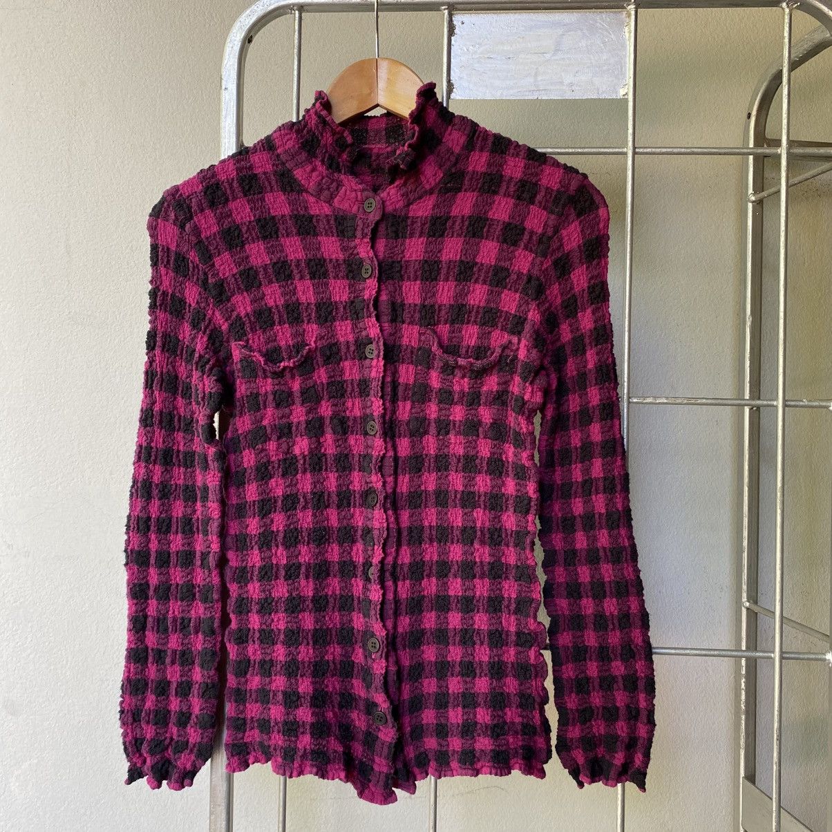 Issey Miyake Me ISSEY IYAKE Pink & Black Check Ruffle Shirt Size M / US 6-8 / IT 42-44 - 7 Thumbnail