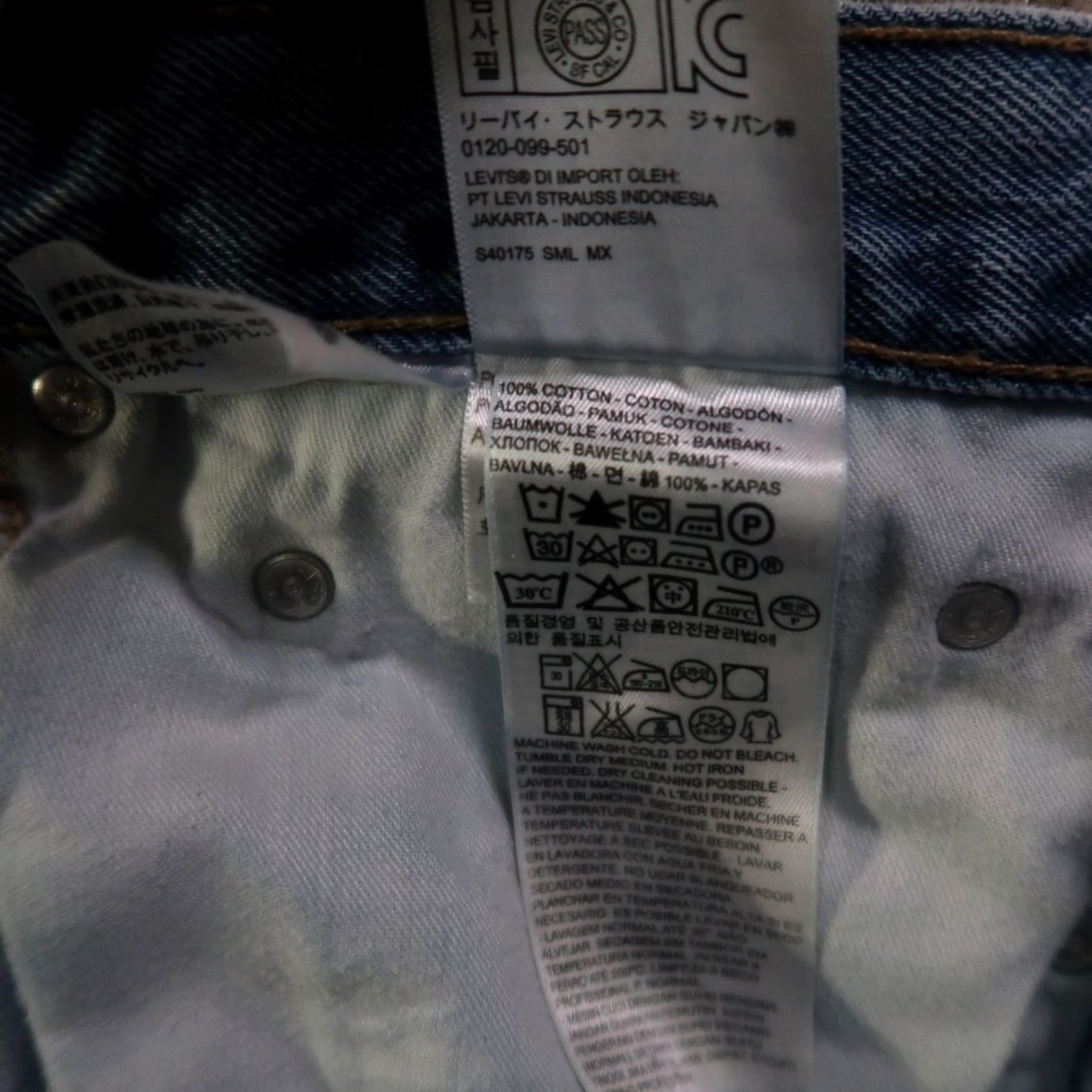 Levi's VINTAGE Levi's 550 Jeans Men 38x34 Blue Distressed Relaxed Straight Denim 5-Pocket Zip Vintage Men Jeans Blue Distressed 38x34 Levi's 550 Size US 38 / EU 54 - 5 Thumbnail