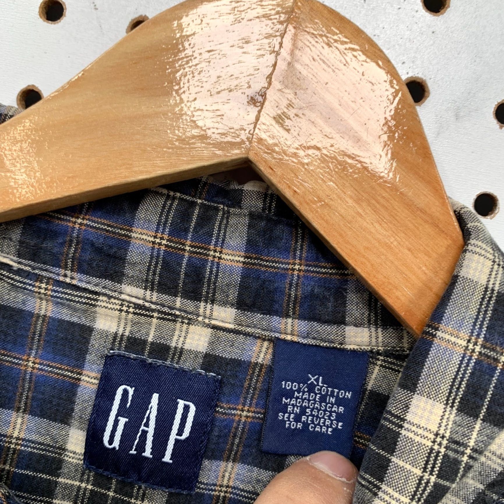 Gap VINTAGE Gap Button-Up Shirt Mens XL Blue Plaid Long Sleeve 100% Cotton Casual Button-Down Pockets Men Size US XL / EU 56 / 4 - 3 Thumbnail