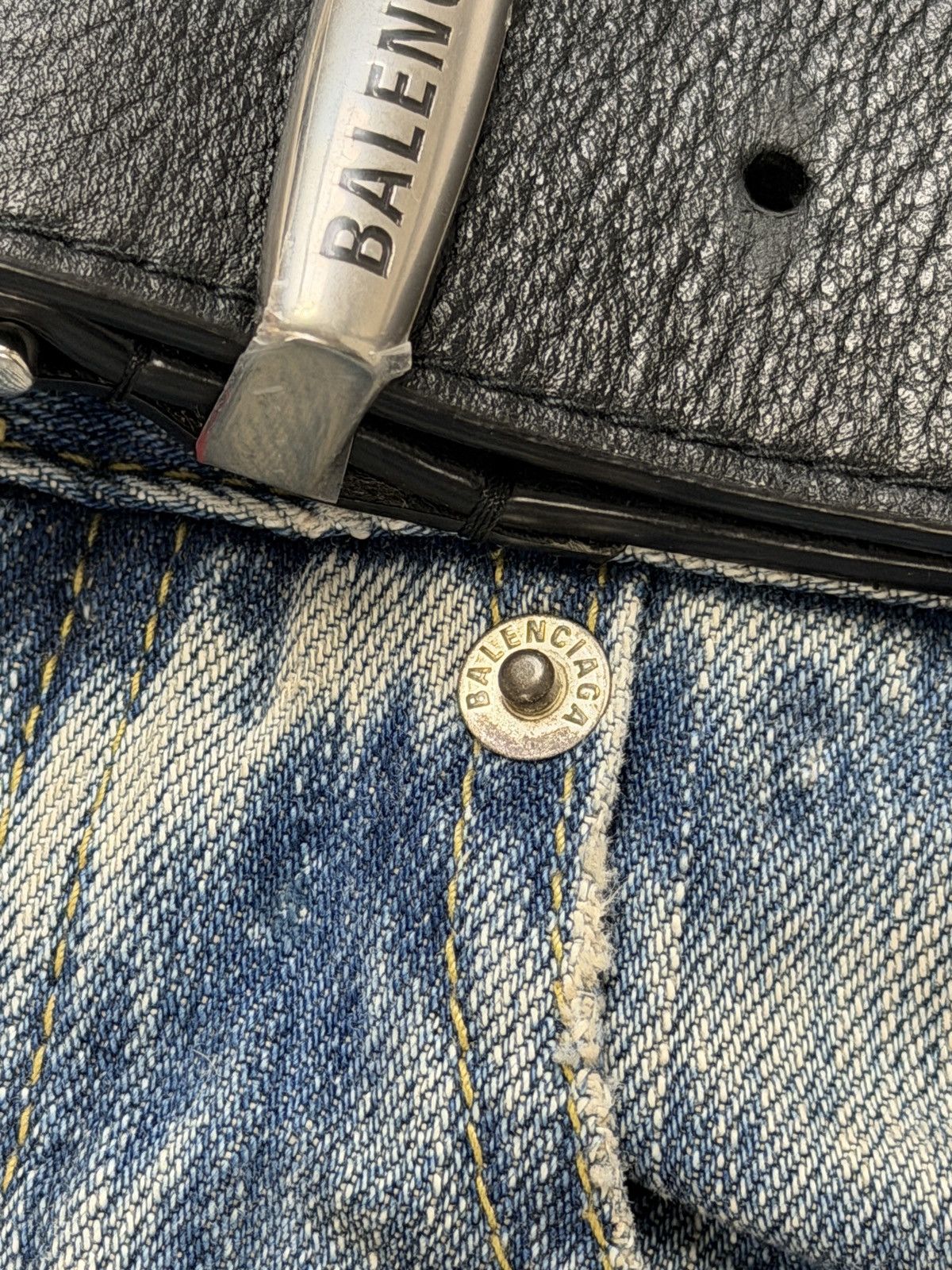 Balenciaga Balenciaga Integrated Belt Washed Blue Denim Pants Size US 28 / EU 44 - 9 Thumbnail