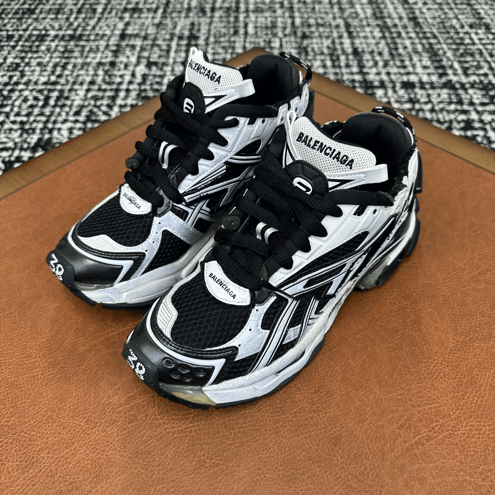 Balenciaga Balenciaga Running Black Lowtop Sneakers it_38 Women Size US 8 / IT 38 - 1 Thumbnail