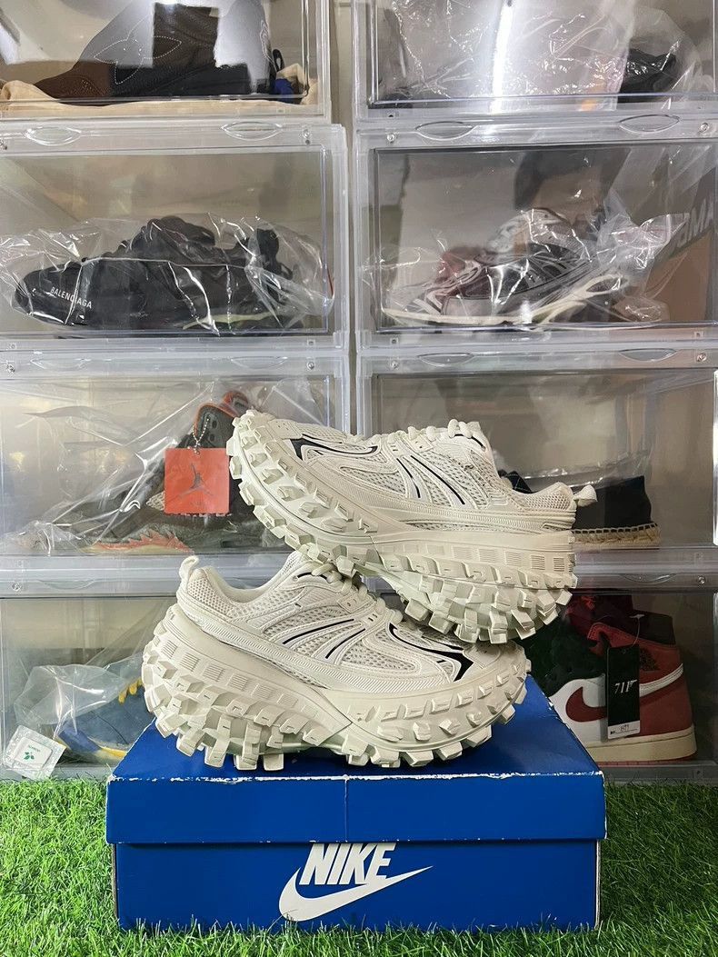 Balenciaga Balenciaga Defender Tire Sneakers in White-2505 Size US 7.5 / IT 37.5 - 3 Thumbnail