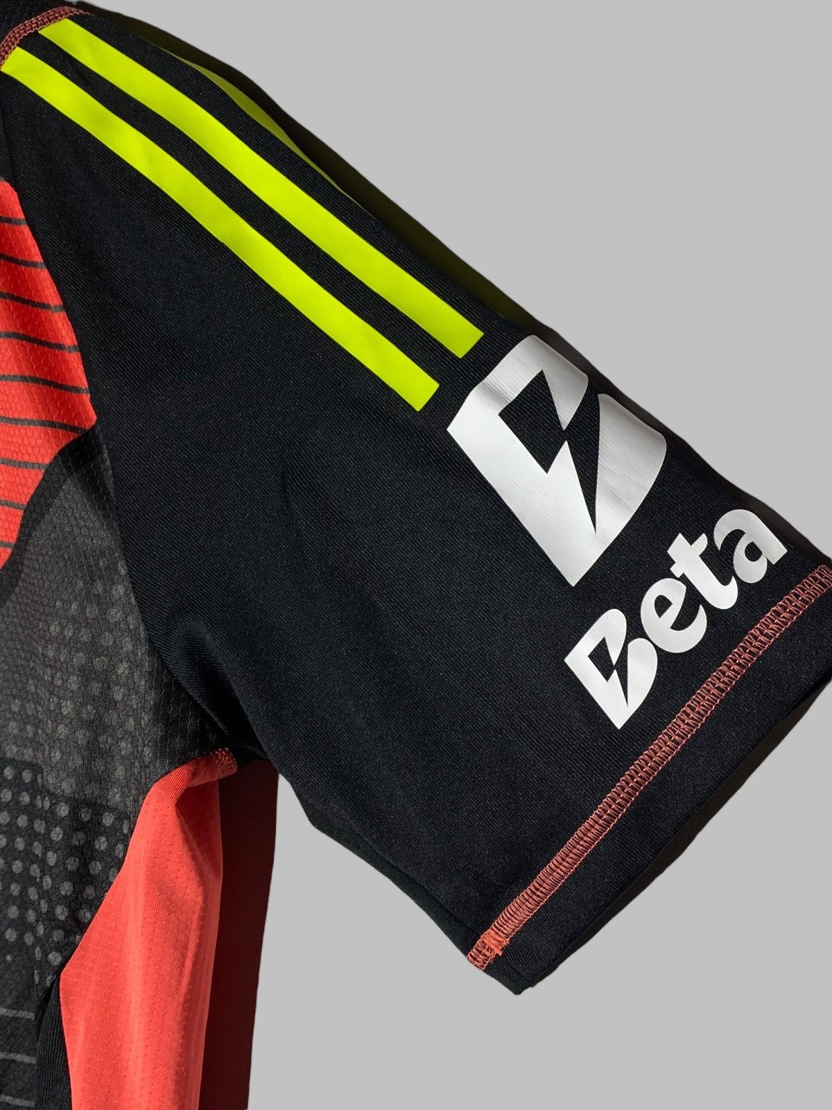 Adidas Adidas Benfica 2024 Goalkeeper Football Shirt Size US L / EU 52-54 / 3 - 9 Thumbnail
