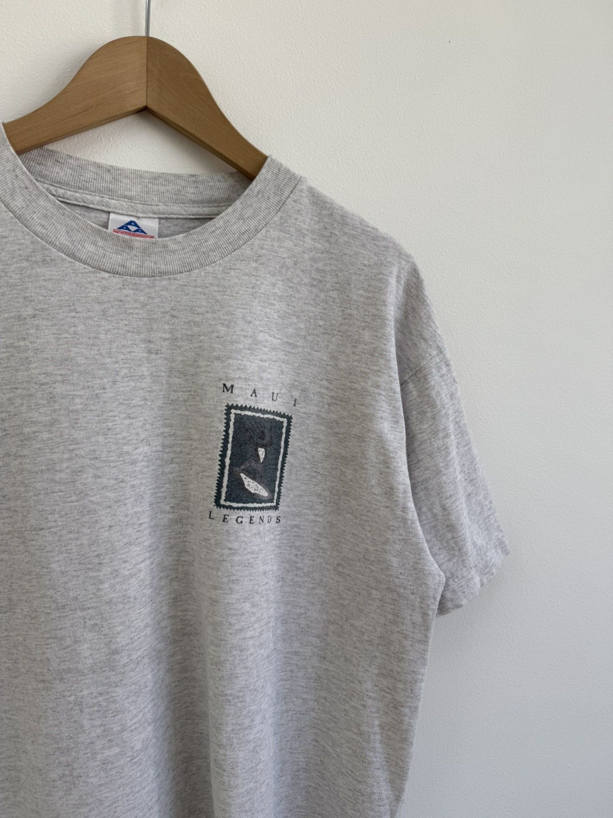 Vintage Vintage Maui Legends Surfer Graphic T-Shirt Size US L / EU 52-54 / 3 - 4 Thumbnail