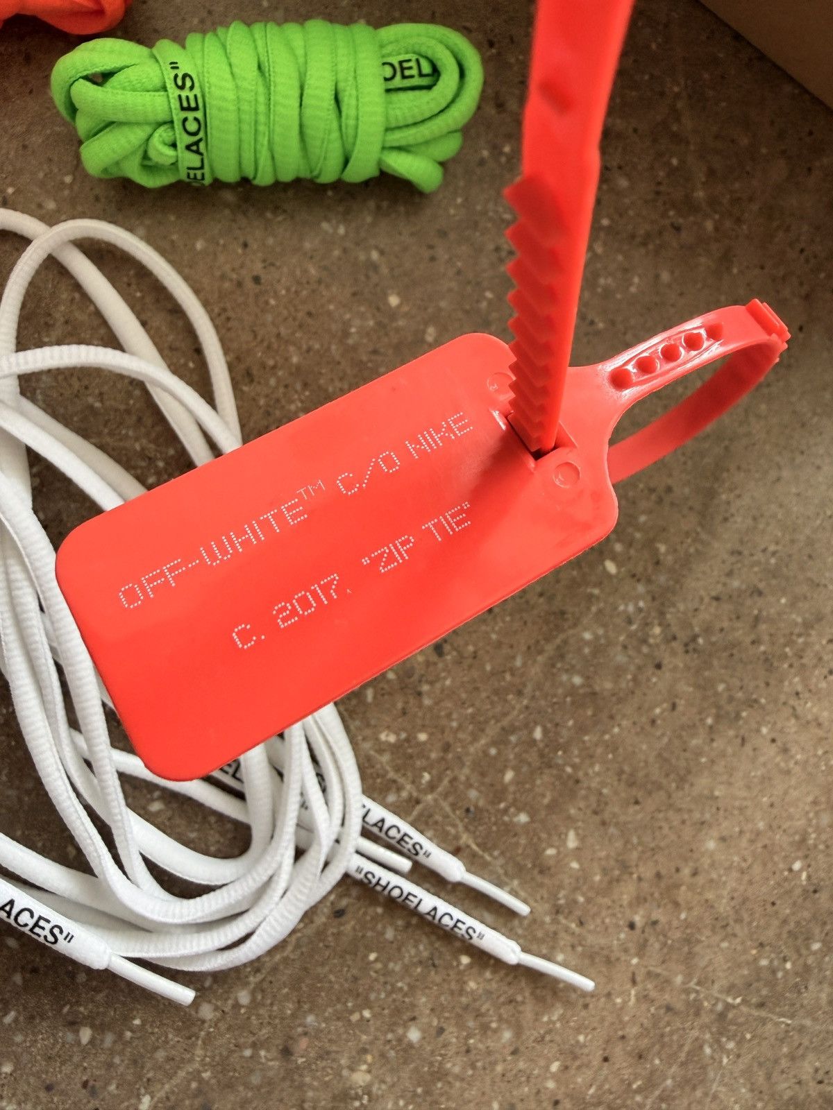 Nike × Off-White OG off white presto very clean Size US 8 / EU 41 - 10 Thumbnail