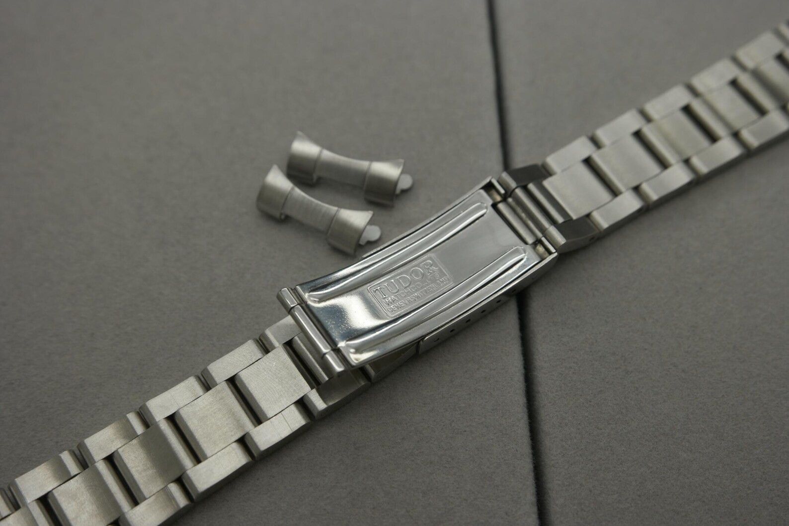 Tudor 19MM Stainless Steel Bracelet Suitable for Tudor watches Size ONE SIZE - 2 Thumbnail