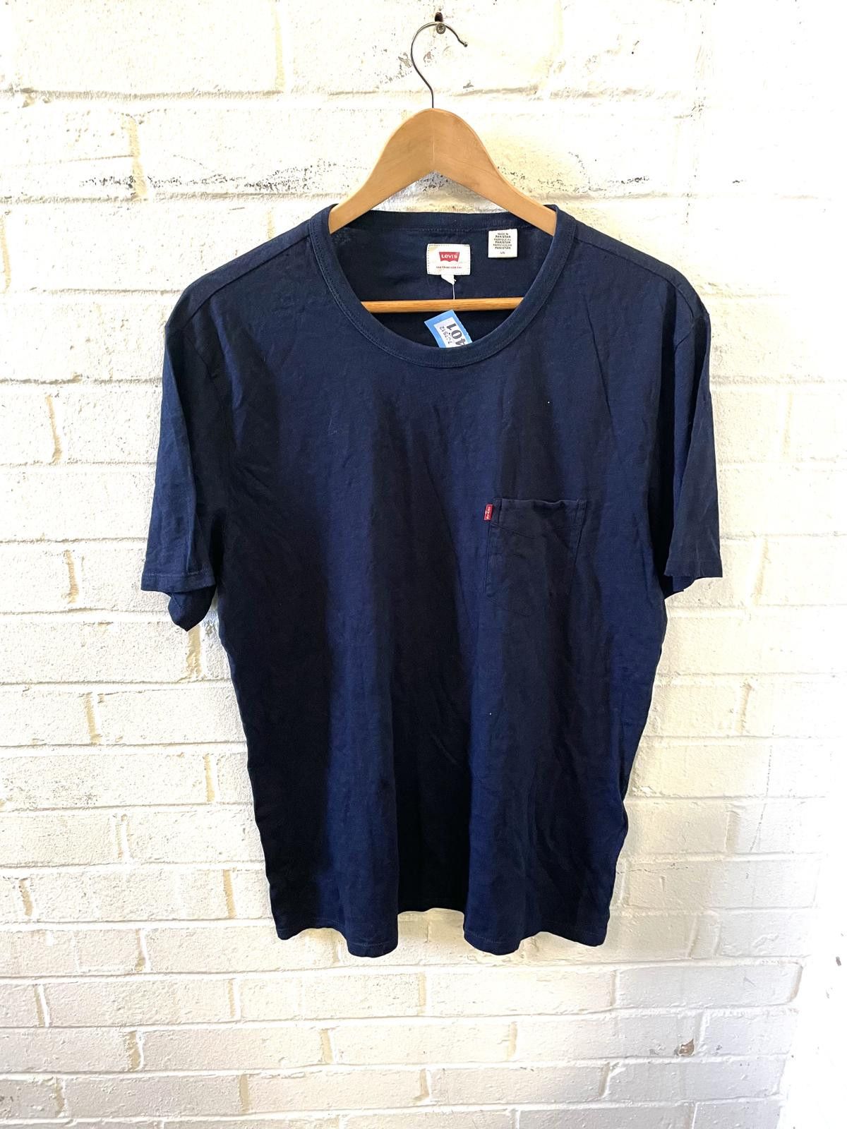 Levi's Levi's Navy Blue Men's T-Shirt with Pocket Size US L / EU 52-54 / 3 - 1 Thumbnail