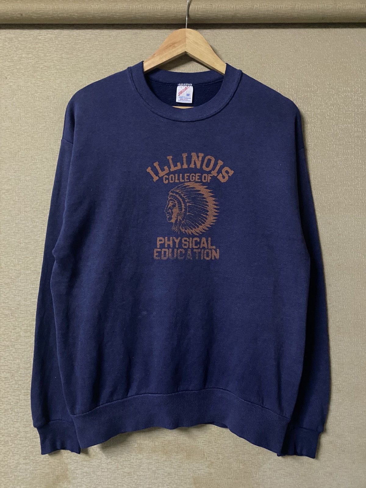 Vintage Vintage 90's Illinois Physical Education Sweatshirt Size US M / EU 48-50 / 2 - 1 Thumbnail