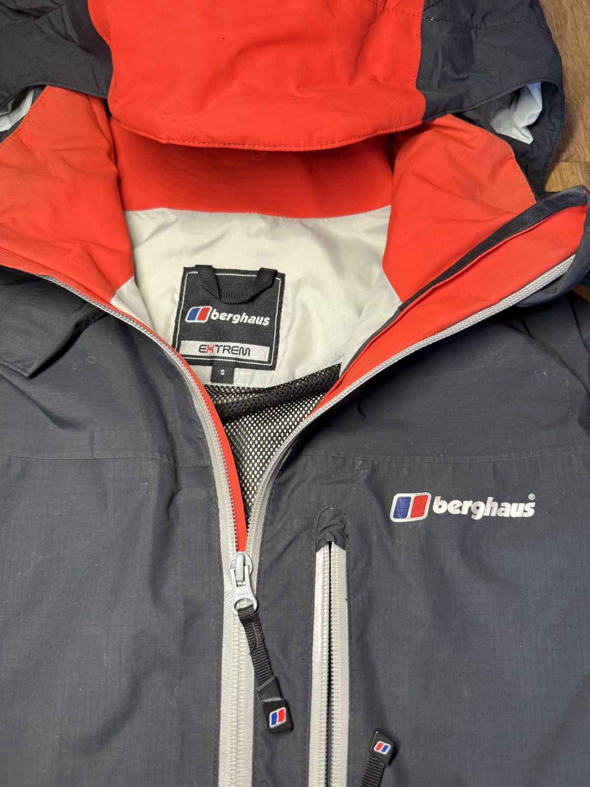 Berghaus Berghaus Gore-Tex Pro Jacket S Size Men Orange-black Outdoor Size US S / EU 44-46 / 1 - 13 Thumbnail