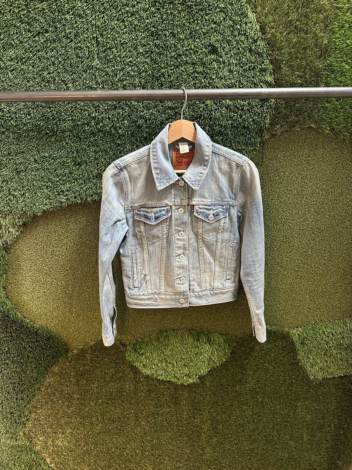 Levi's Levi’s Light Wash Denim Jacket Small Size US S / EU 44-46 / 1 - 1 Thumbnail