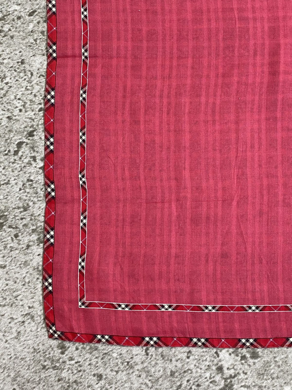 Burberry Burberrys Handkerchief / Bandana / Neckerchief Size ONE SIZE - 4 Thumbnail
