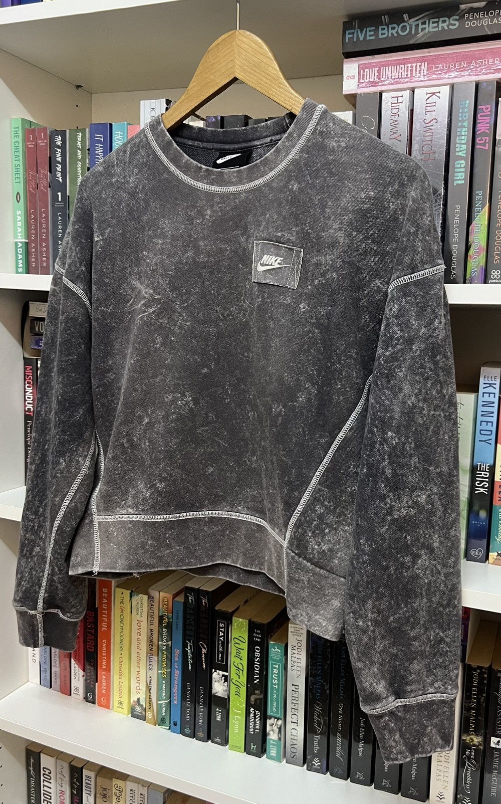 Nike Nike Swoosh Acid Wash Cropped Jumper Size US M / EU 48-50 / 2 - 2 Thumbnail