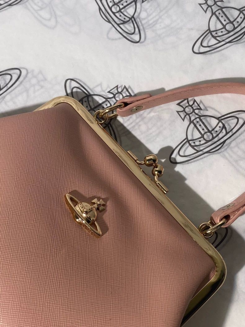 Vivienne Westwood Vivienne Westwood size os Cross pattern with milk tea powde Size ONE SIZE - 2 Thumbnail
