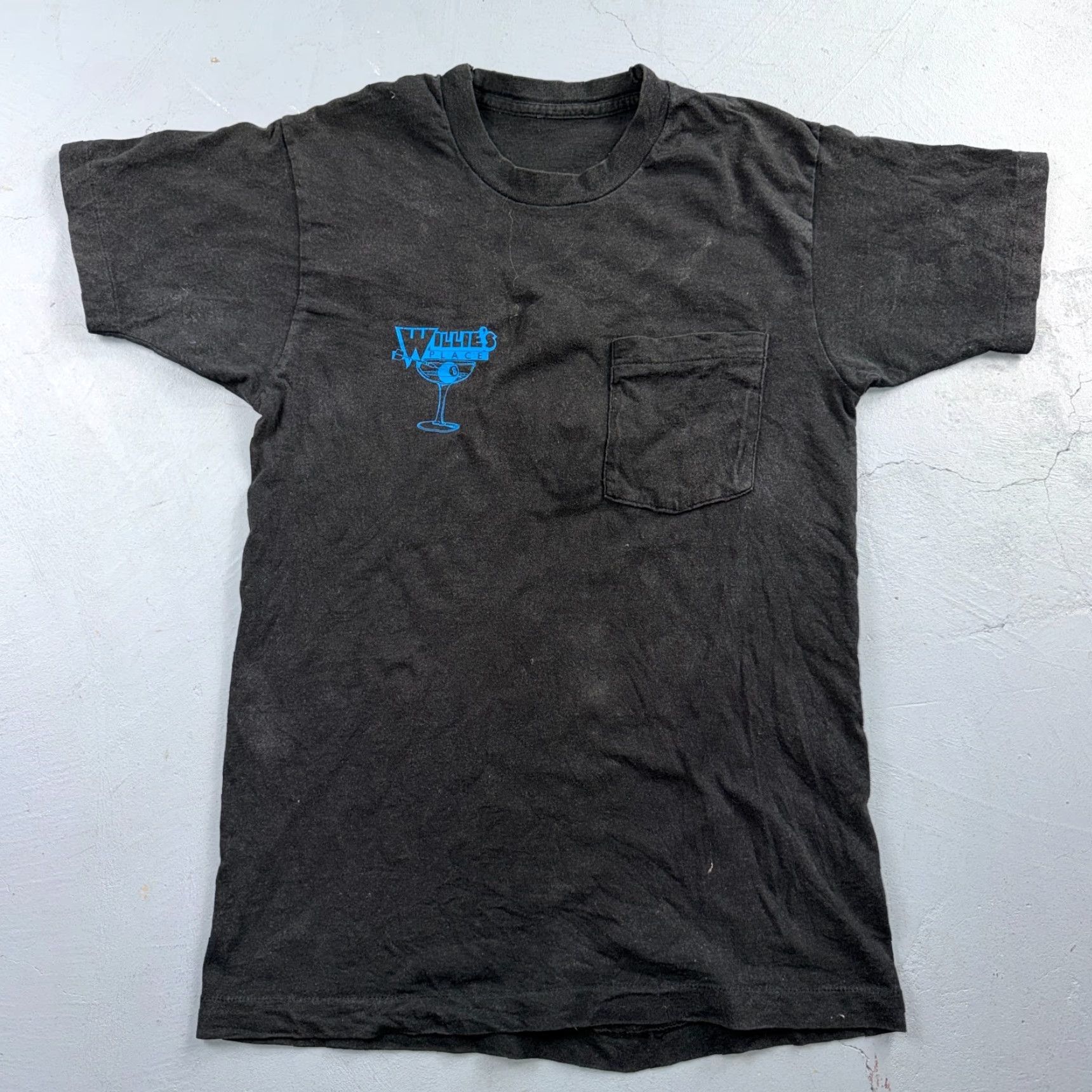 Vintage VINTAGE Willies Place T Shirt Willie Nelson Music Bar Promo Rare 1980s Texas Black Crew Neck Short Sleeve Men S Vintage Graphic Print 70s 80s 90s Size US S / EU 44-46 / 1 - 5 Thumbnail