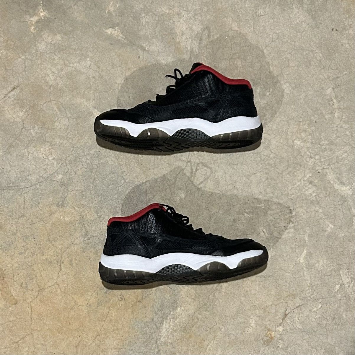 Air Jordan 11 Retro Low IE Black Varsity Red 2011 US 11.5