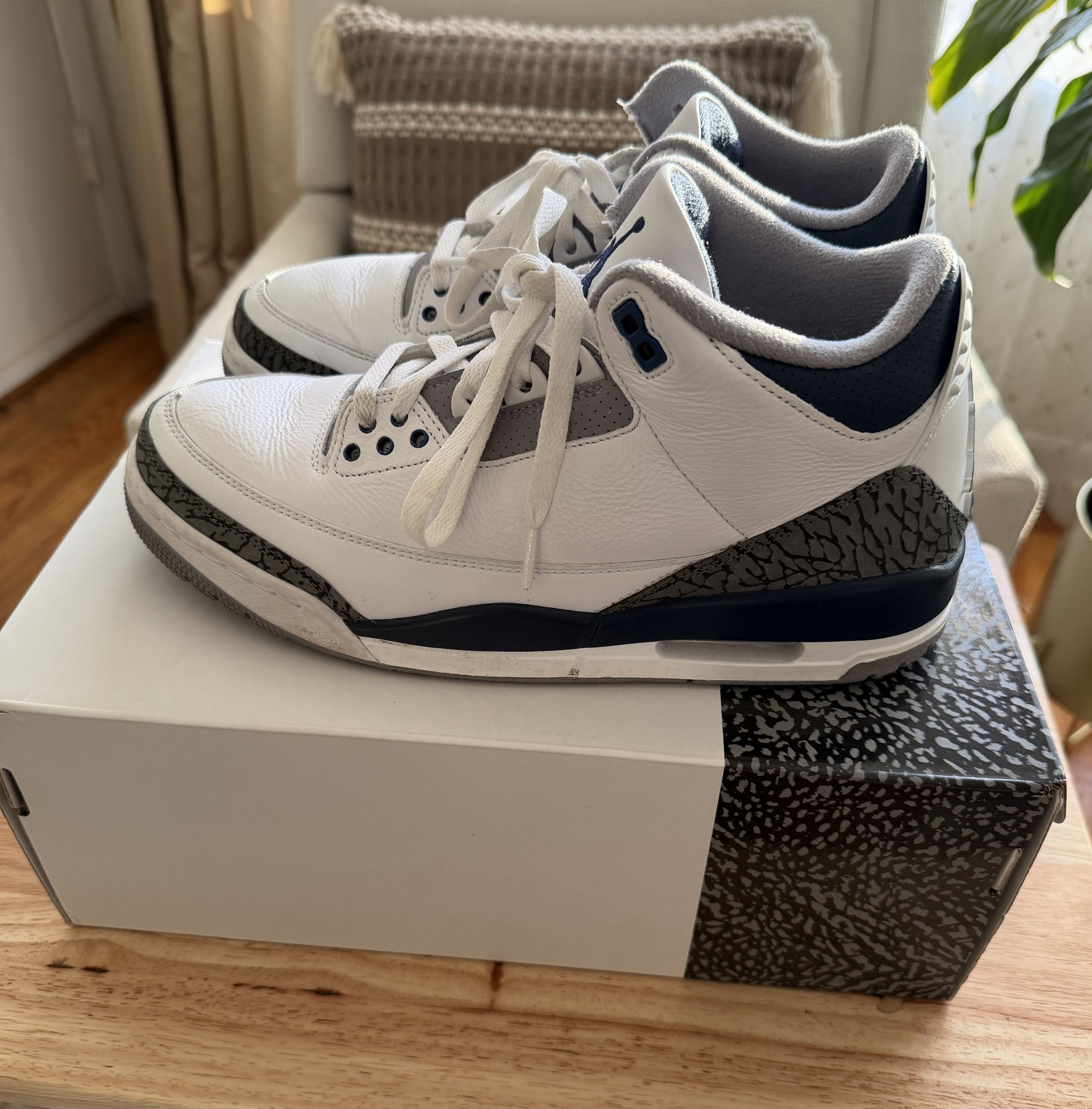 Jordan Brand Jordan Retro 3 Midnight Navy (Preloved) Size US 9 / EU 42 - 1 Thumbnail