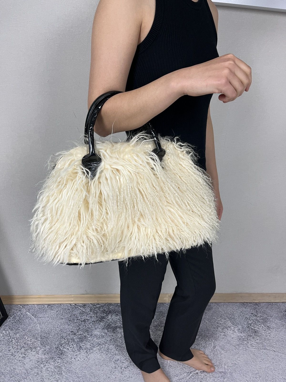 Japanese Brand Vintage Japanese Style Faux Fur Fred Hayman Shoulder Bag Y2k Size ONE SIZE - 1 Thumbnail