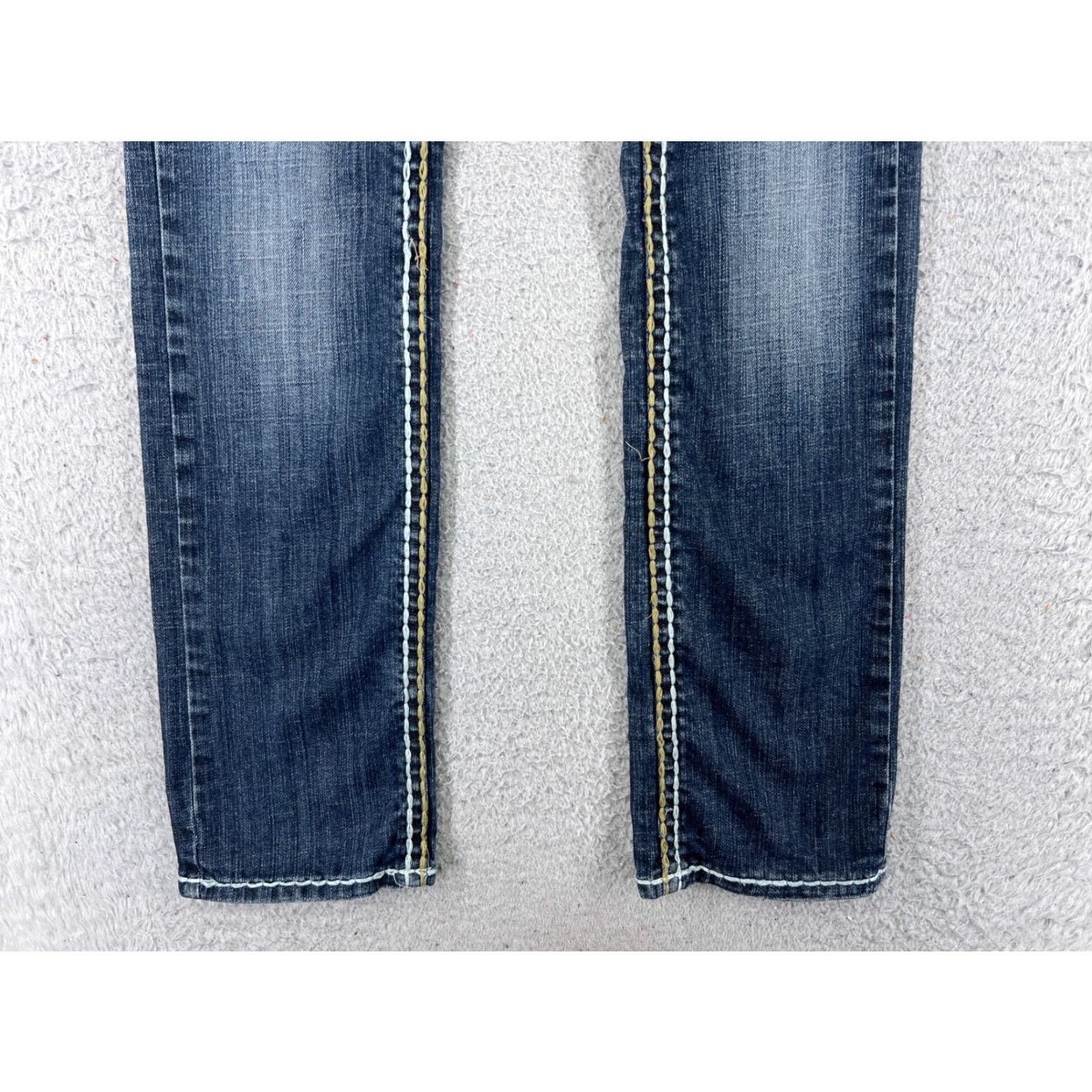 Vintage Request Jeans Pants Womens 3 Blue Distressed Embroidered 27x31 Denim Straight Jeans Womens 3 Blue Distressed Embroidered 27x31 Size 26" / US 2 / IT 38 - 2 Thumbnail