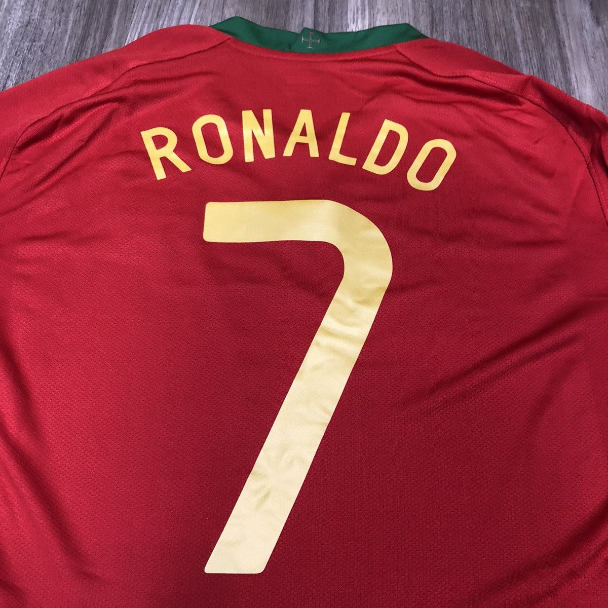 Nike Portugal Euro2008 home shirt #7 Ronaldo (Bnwt) Size US L / EU 52-54 / 3 - 4 Thumbnail