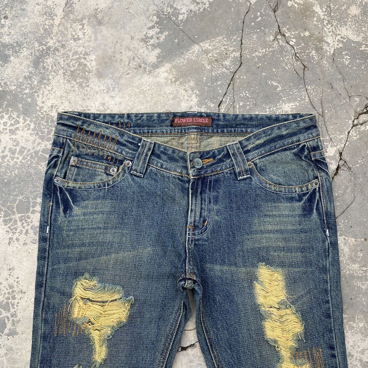Japanese Brand FLOWER CIRCLE Distressed Flare Size US 32 / EU 48 - 5 Thumbnail