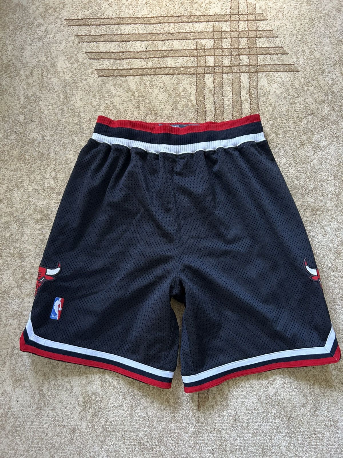Vintage 90s Nike Chicago Bulls Mesh Shorts
