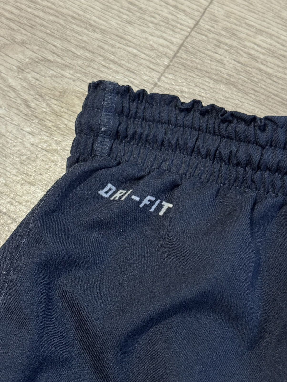 Nike 🔷Vintage Nike FC Barcelona Soccer Shorts🔷 Size US 34 / EU 50 - 4 Thumbnail