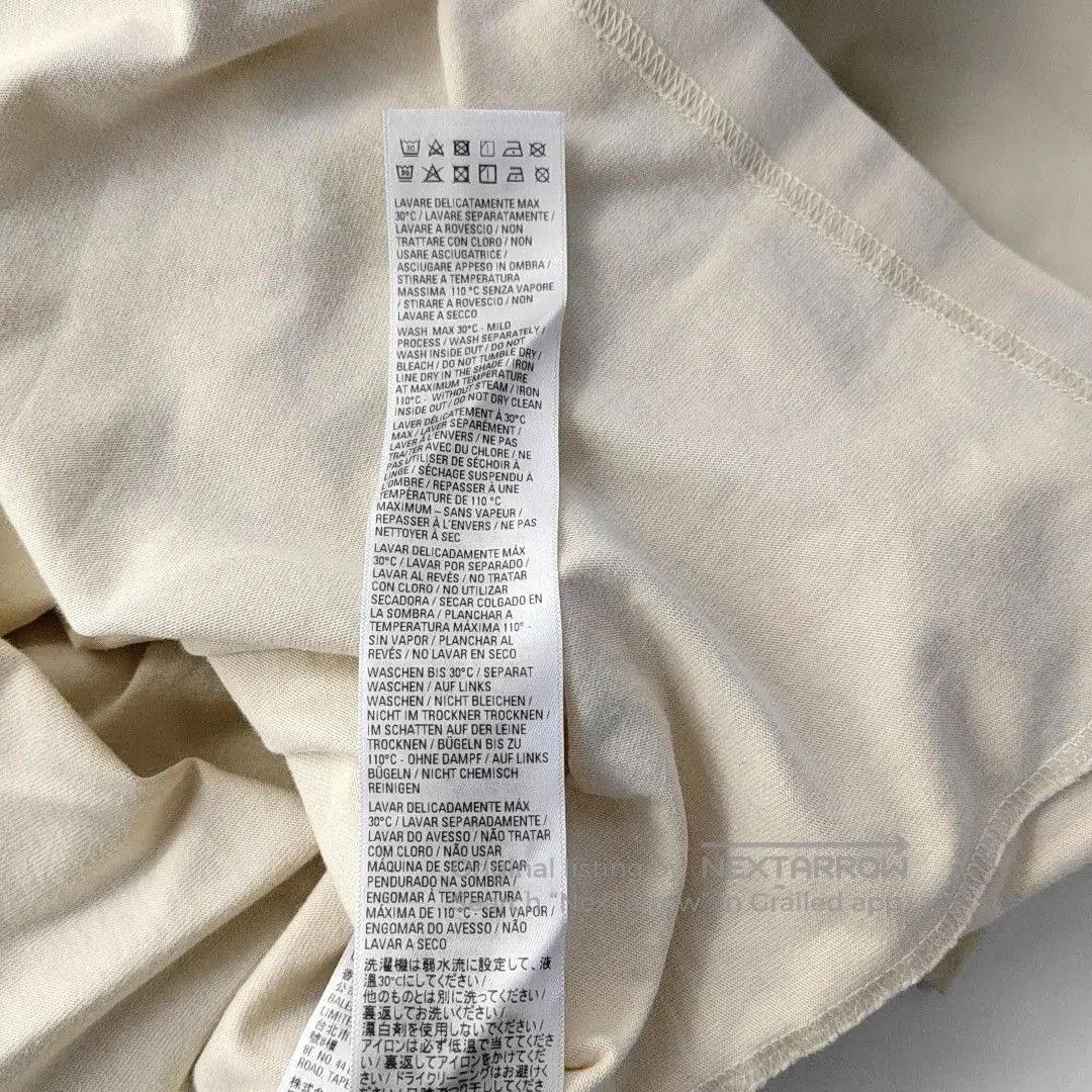 Balenciaga Balenciaga Women's Crewneck Long-sleeve T-shirt. Size XS / US 0-2 / IT 36-38 - 4 Thumbnail