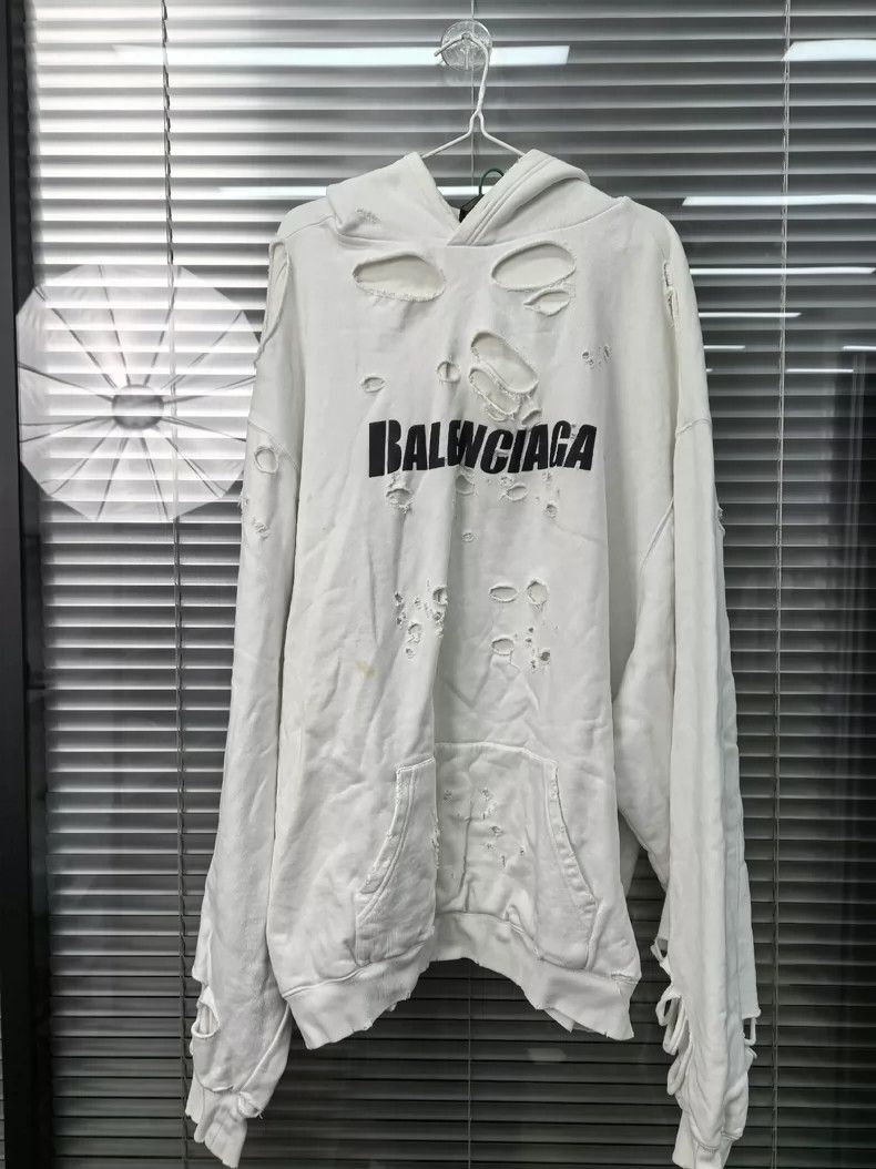 Balenciaga Balenciaga Distressed hooded sweater with white logo Size US S / EU 44-46 / 1 - 1 Thumbnail