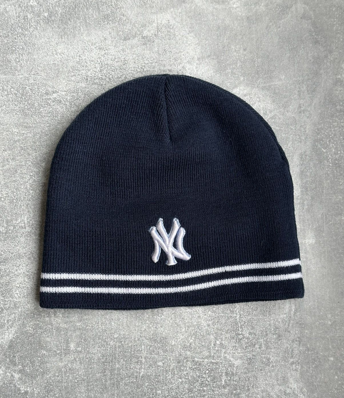 New York Yankees MLB New York Yankees Beanie Hat Blue Embroidered Logo Size S Size 30 - 1 Thumbnail