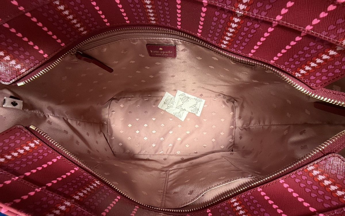 Kate Spade Kate Spade Shore Street Heart Stripe Margaretta Tote Size ONE SIZE - 14 Thumbnail